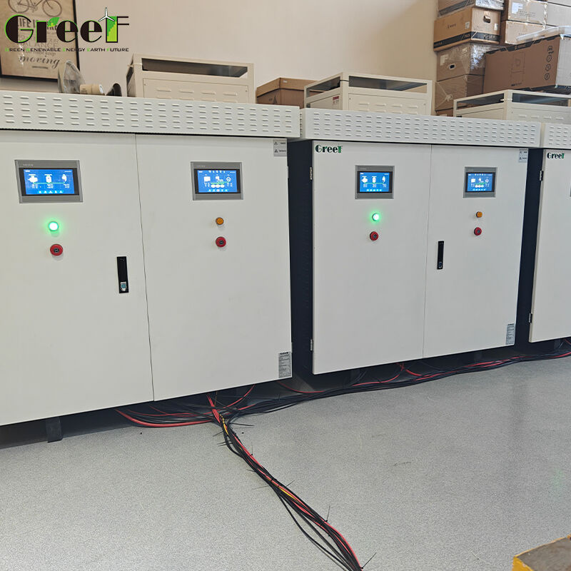 Màn hình cảm ứng LCD trên bộ điều khiển lưới với giám sát lưới và bảo hành 5 năm cho các giải pháp quản lý năng lượng