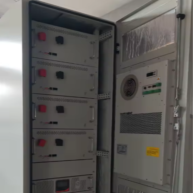 51.2V Phòng pin ngoài trời có thể mở rộng mô-đun với làm mát không khí công nghiệp để lưu trữ năng lượng